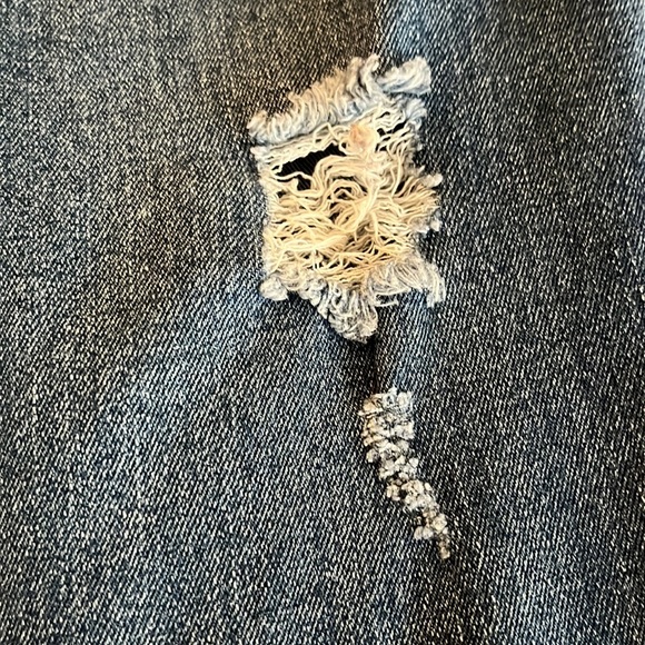 Chico's Distressed Ankle Jeans Size 2.5/US - Picture 7 of 8